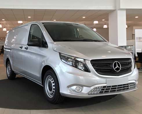 Silvermetallic Mercedes-Benz Vito 116 d stulen i Varberg